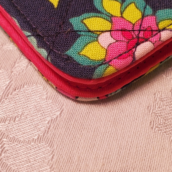 Vera Bradley Multicolored floral CC holder - Picture 5 of 7